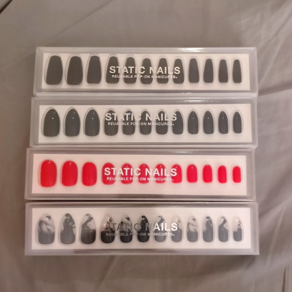 Static nails 💅 reusable pop on manicure.